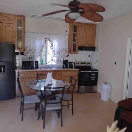 Club Caribbean Apartments Runaway Bay Buitenkant foto