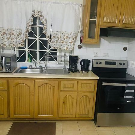 Club Caribbean Apartments Runaway Bay Buitenkant foto