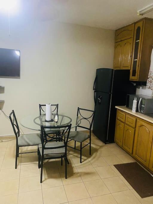 Club Caribbean Apartments Runaway Bay Buitenkant foto